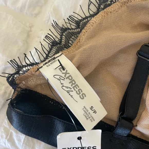 Express Black Lace Bra with Intricate Detailing - Picture 9 of 11